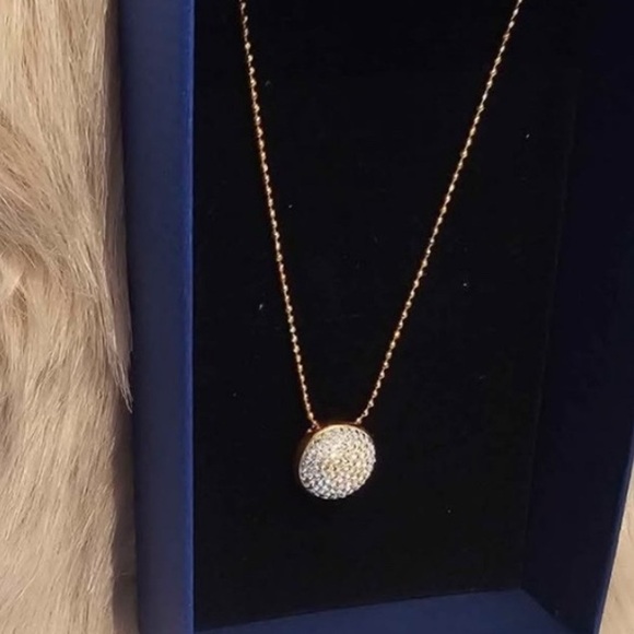 Swarovski DISCONTINUED MAGGIE Pave Crystal necklace - Picture 2 of 6